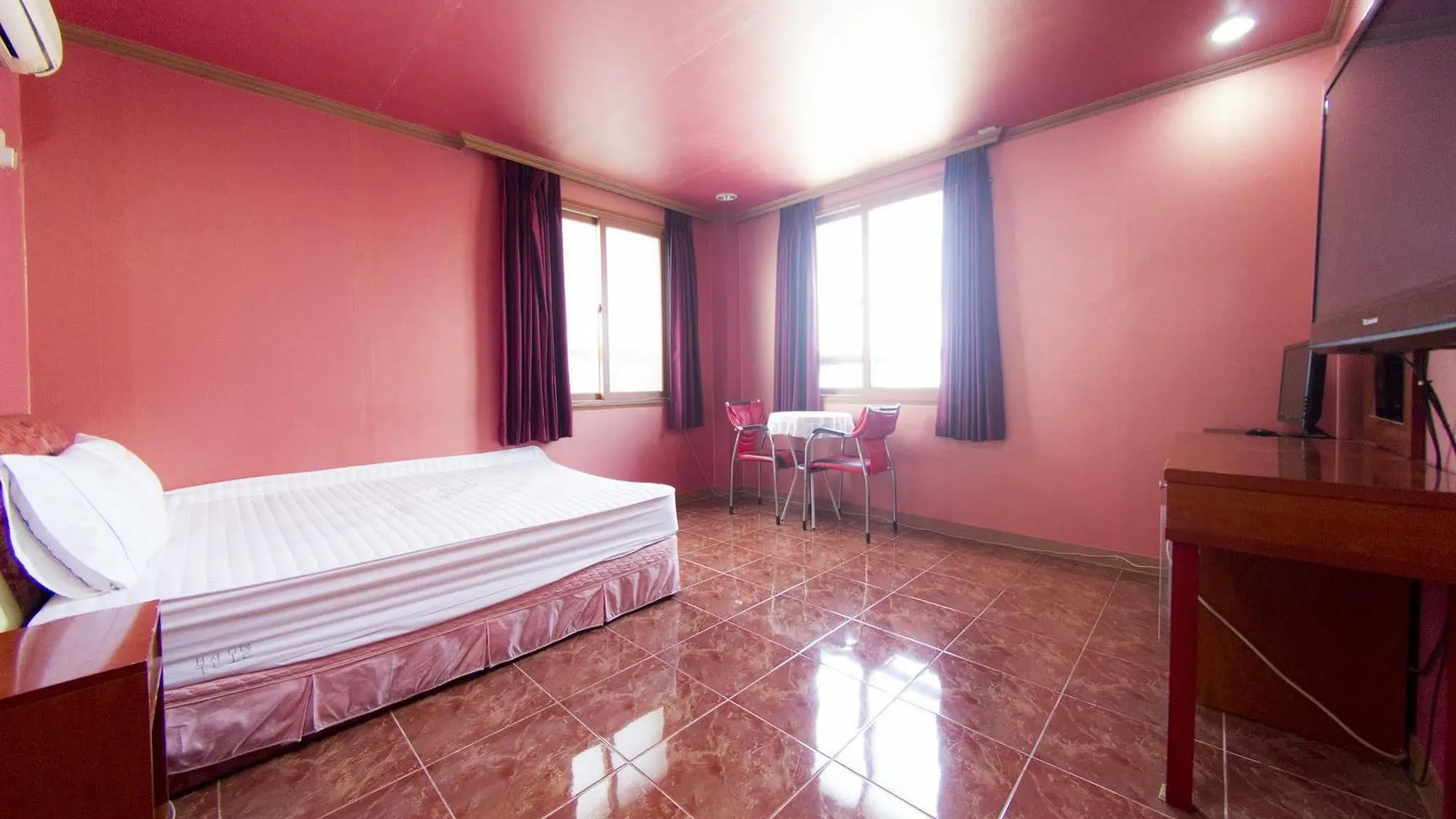 Busan Centum Motel 2*,